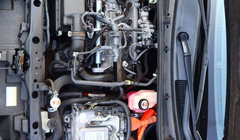 Toyota Fielder Hybrid (WXB)