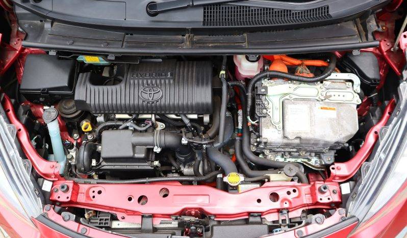 Toyota Sienta Hybrid