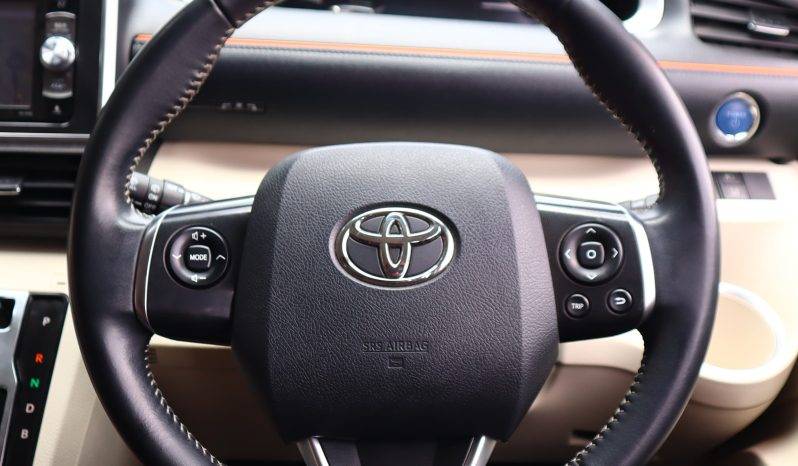 Toyota Sienta Hybrid
